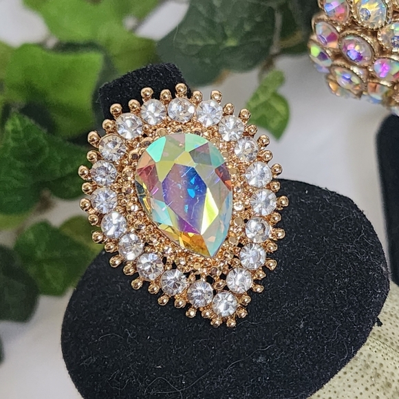 Beautiful Iridescent Crystal Statement Stretch Bracelet and Ring - Picture 4 of 12